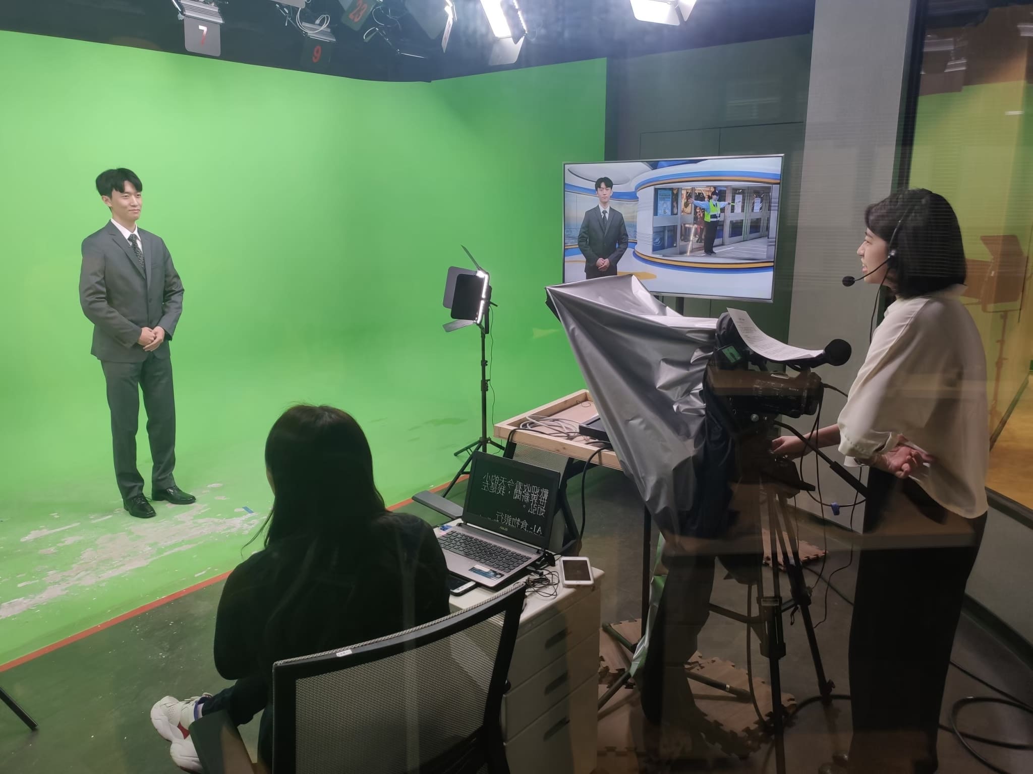 小世界周報
