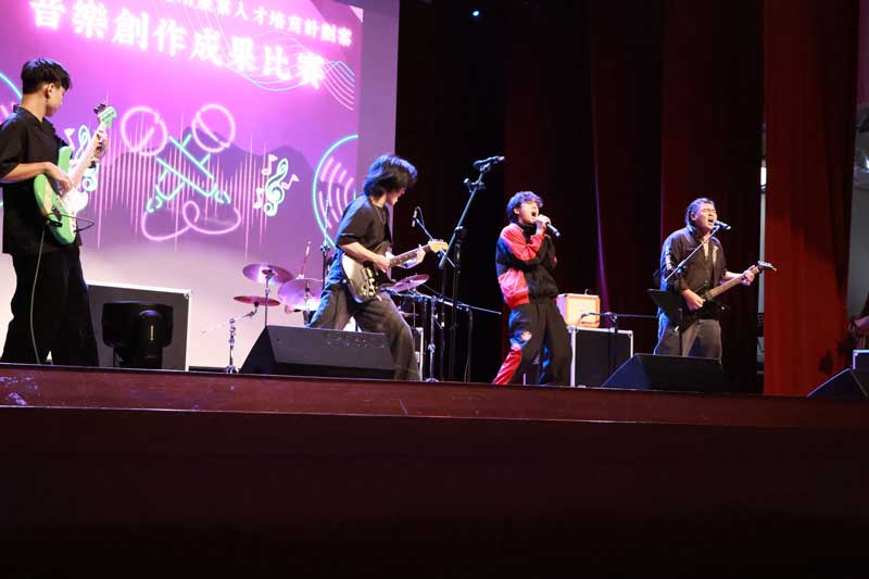 世新大學流行音樂展演導入AI　重金屬、抒情曲風各展風采