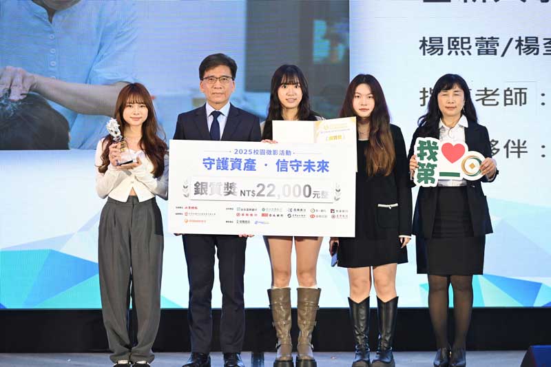 世新大學影像創作大放異彩　資傳、新聞系學生奪1銀2銅佳績