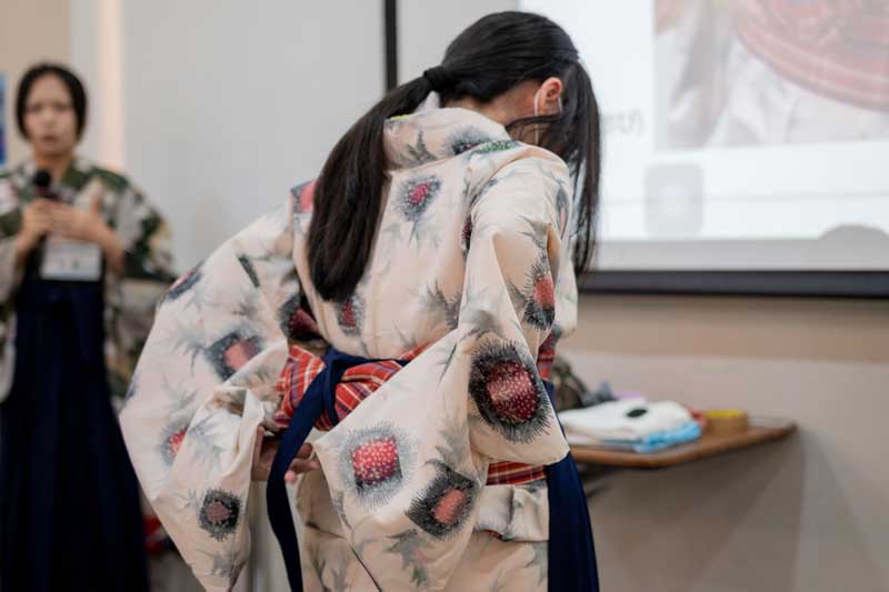 世新大學日本文化營別具特色　日語配音、和服工藝一次體驗