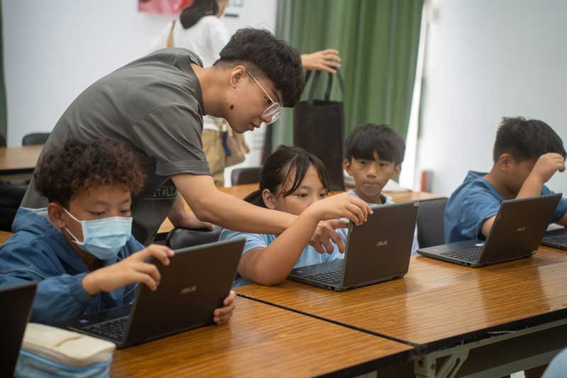 偏鄉教室不只學操作　世新大學陪學童用AI轉譯部落故事