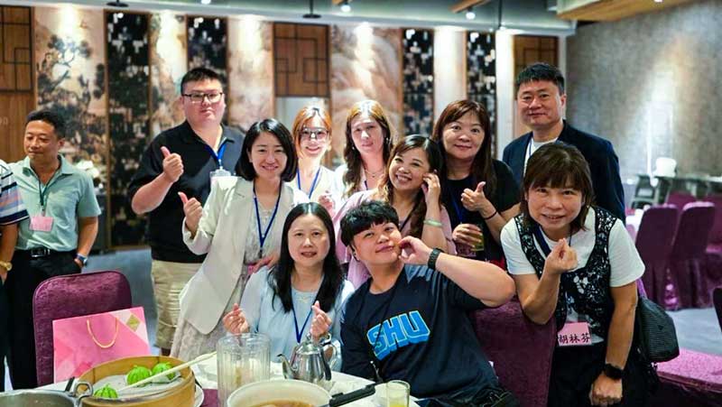 世新大學企管系串聯系友與產學　21周年回應AI時代人才培育